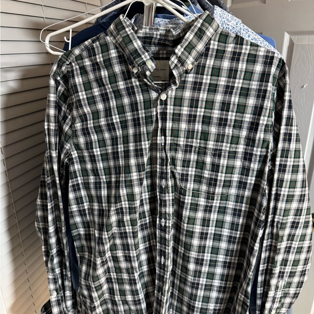American Eagle Green Plaid Button-Down Shirt - Classic Casual